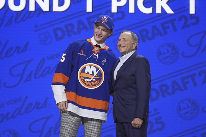 New York Islanders toivoo ykkösvarauksella valitsemansa pelaajan nousevan kuuluisuuteen